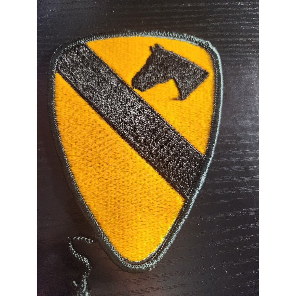Army 1st Cavalry Division Patch Yellow Black Horse Head Insignia SSI